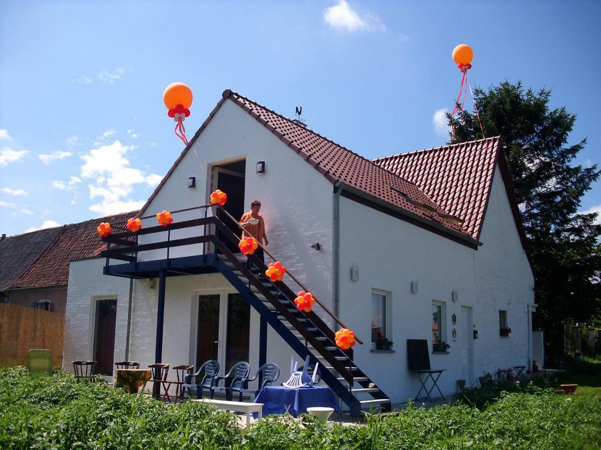 Ferme Lenfant Guest House Ville-Pommeroeul Bagian luar foto